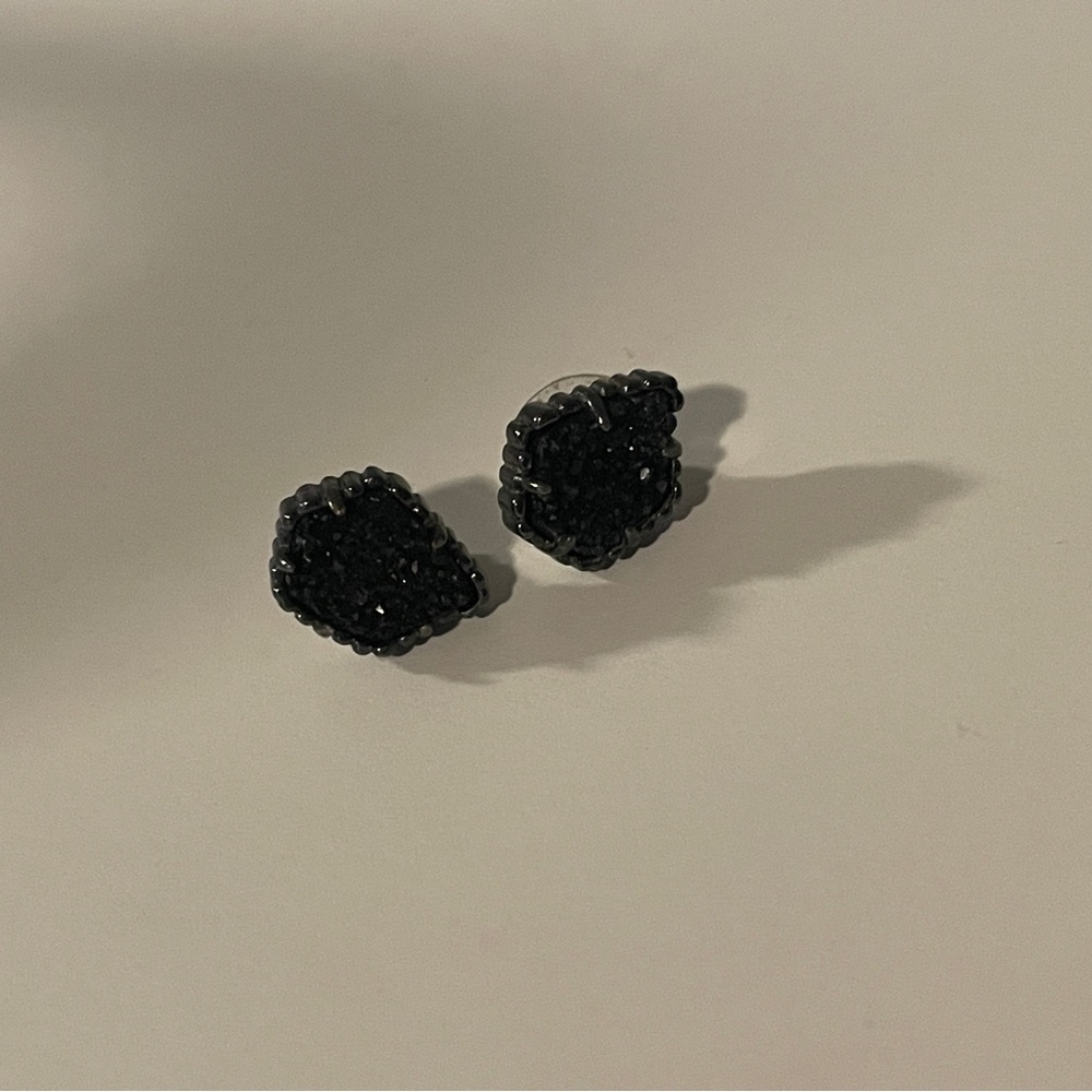 Kendra Scott Tessa Gunmetal Stud Earrings in Black Drusy